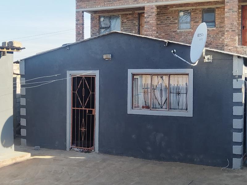 8 Bedroom Property for Sale in Olievenhoutbosch Gauteng