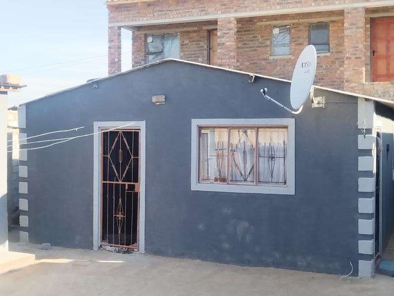 8 Bedroom Property for Sale in Olievenhoutbosch Gauteng