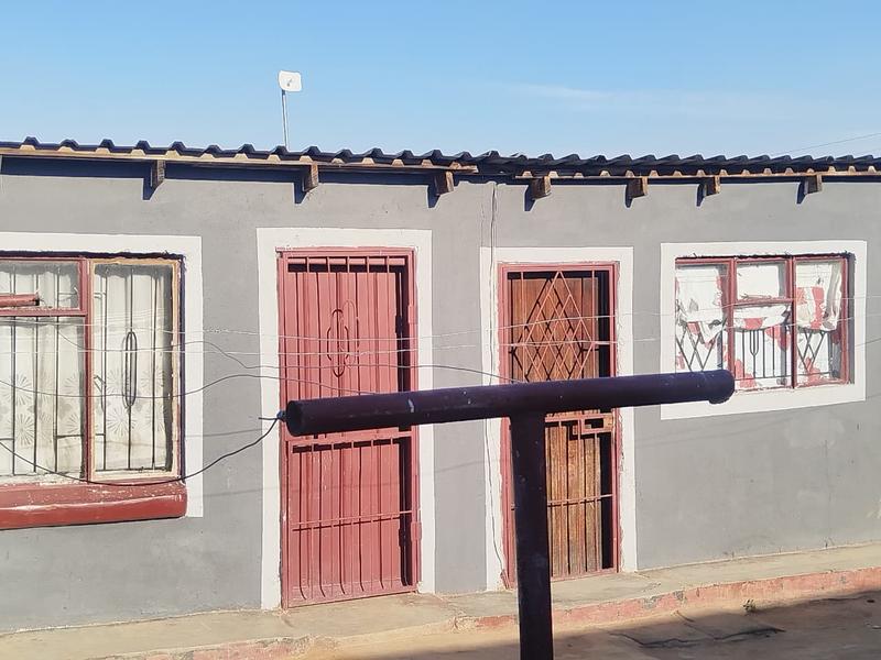 8 Bedroom Property for Sale in Olievenhoutbosch Gauteng