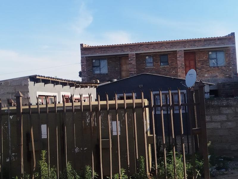 8 Bedroom Property for Sale in Olievenhoutbosch Gauteng