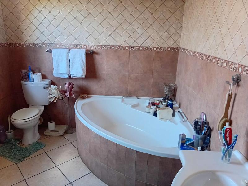 3 Bedroom Property for Sale in Thatchfield Gauteng