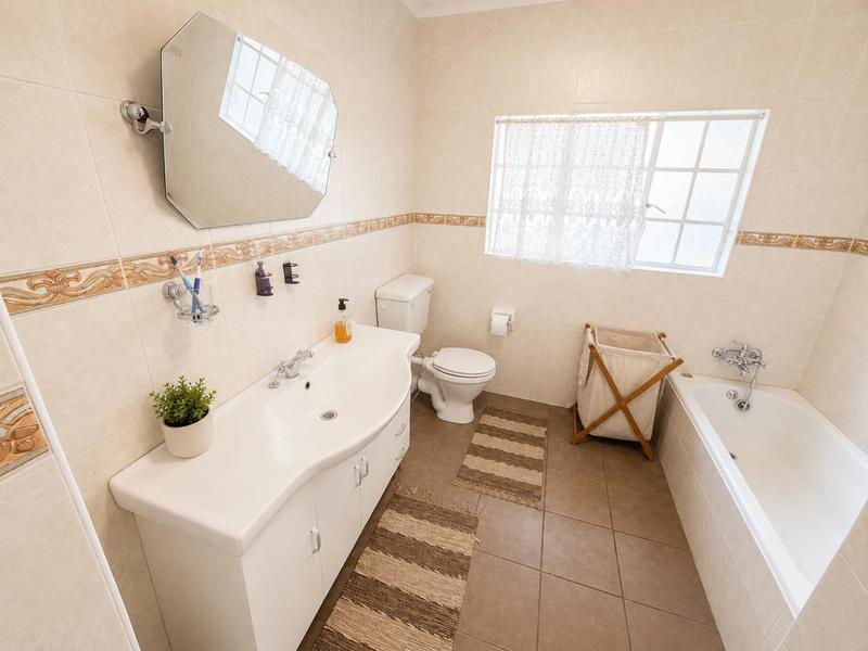 3 Bedroom Property for Sale in Brackendowns Gauteng