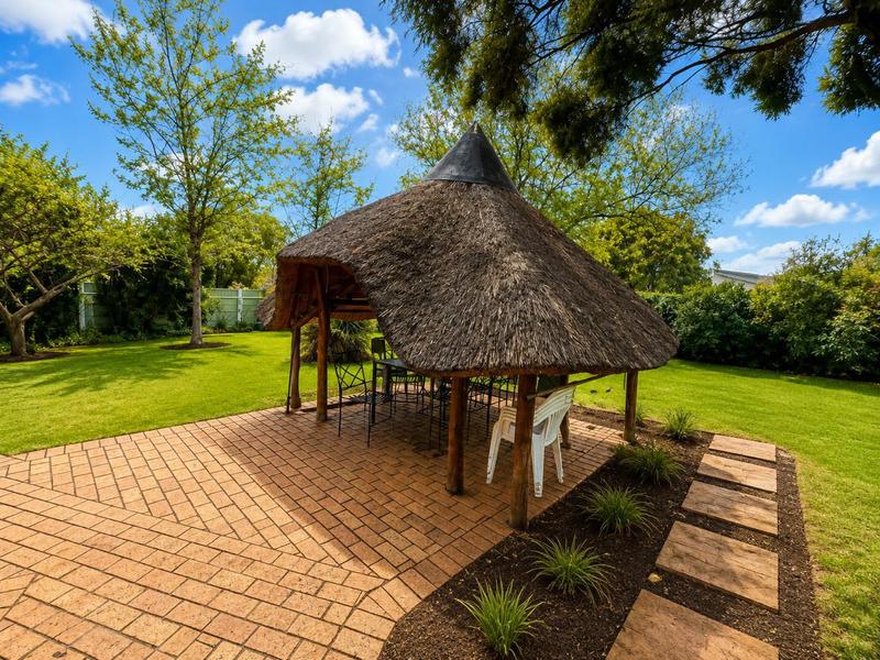 3 Bedroom Property for Sale in Brackendowns Gauteng