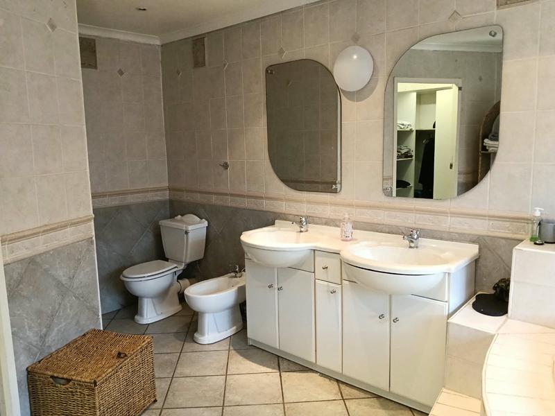 5 Bedroom Property for Sale in Albemarle Ext 2 Gauteng