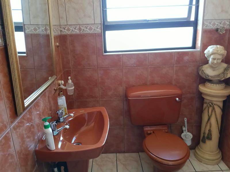 5 Bedroom Property for Sale in Albemarle Ext 2 Gauteng