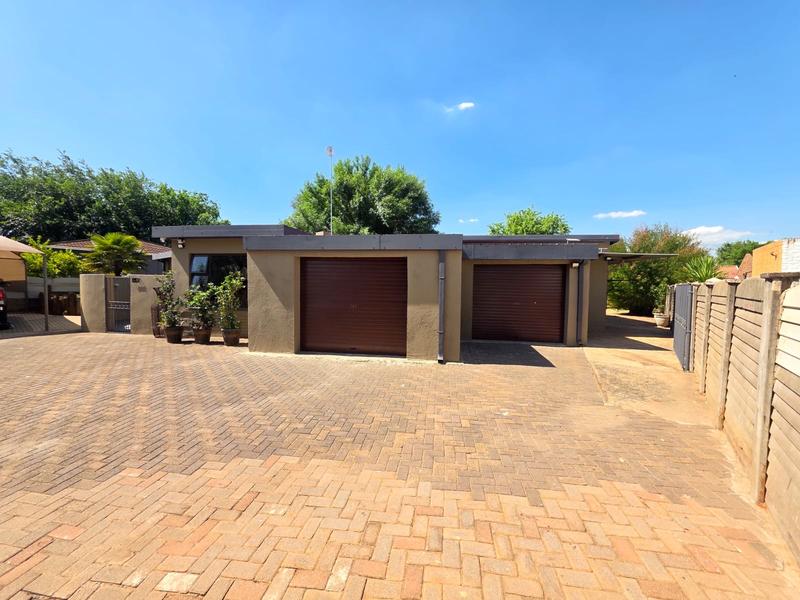 3 Bedroom Property for Sale in Rothdene Gauteng