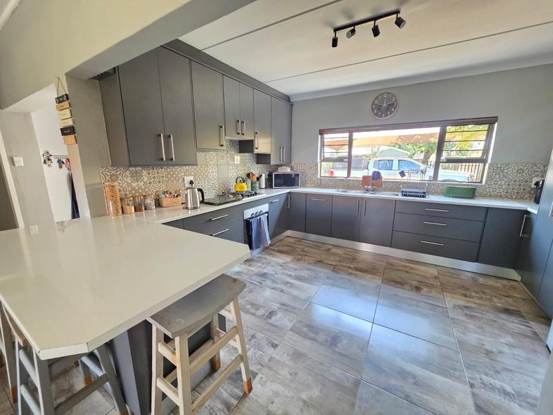 3 Bedroom Property for Sale in Rothdene Gauteng