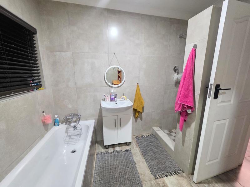 3 Bedroom Property for Sale in Rothdene Gauteng