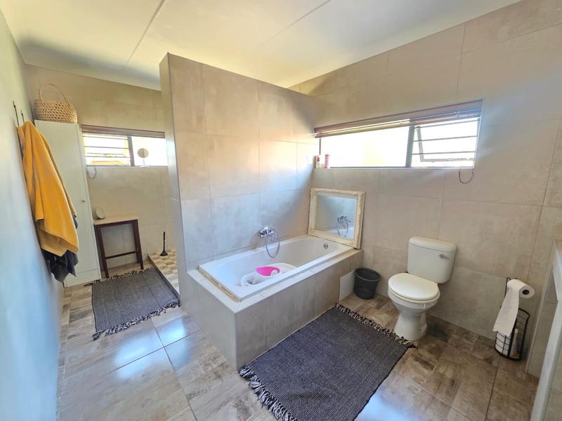 3 Bedroom Property for Sale in Rothdene Gauteng
