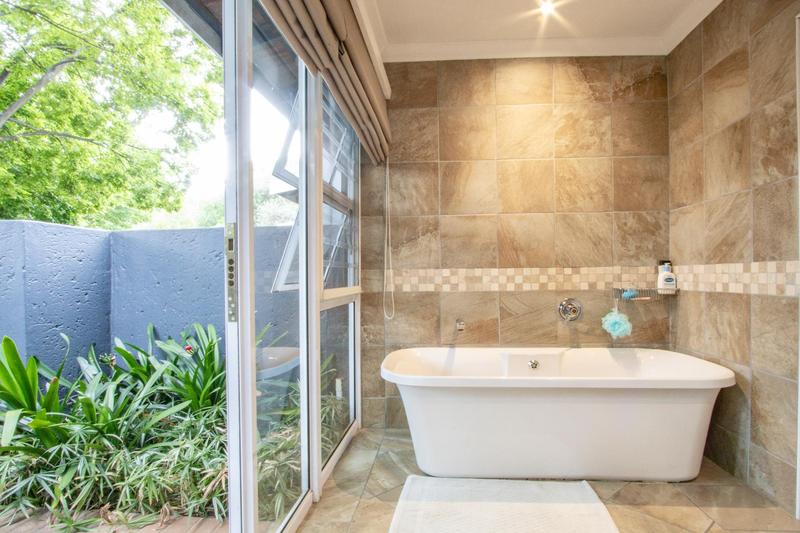 5 Bedroom Property for Sale in Glenferness Gauteng