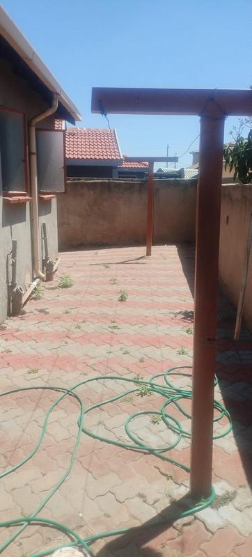3 Bedroom Property for Sale in Clayville Gauteng
