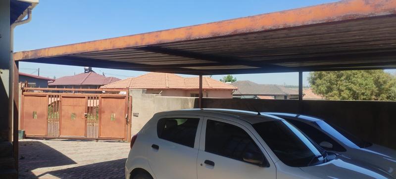 3 Bedroom Property for Sale in Clayville Gauteng