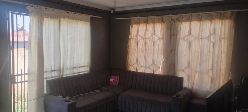3 Bedroom Property for Sale in Clayville Gauteng