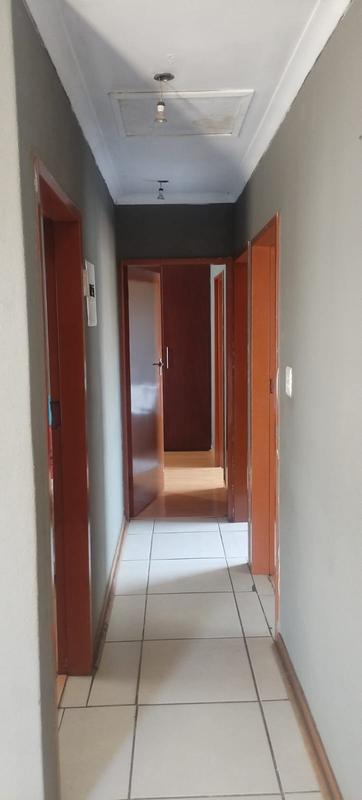 3 Bedroom Property for Sale in Clayville Gauteng