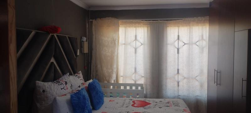 3 Bedroom Property for Sale in Clayville Gauteng