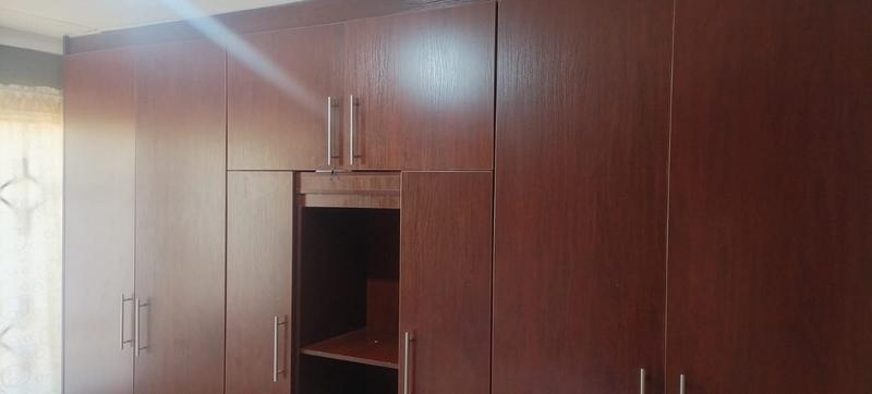 3 Bedroom Property for Sale in Clayville Gauteng