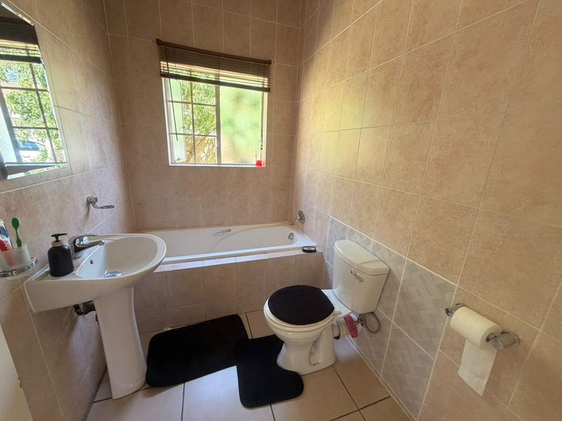 To Let 2 Bedroom Property for Rent in North Riding Gauteng