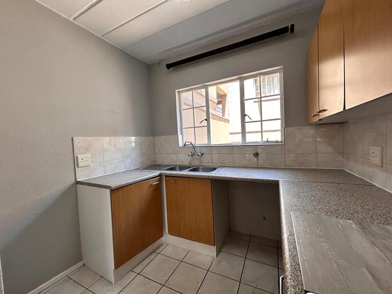 2 Bedroom Property for Sale in Vorna Valley Gauteng