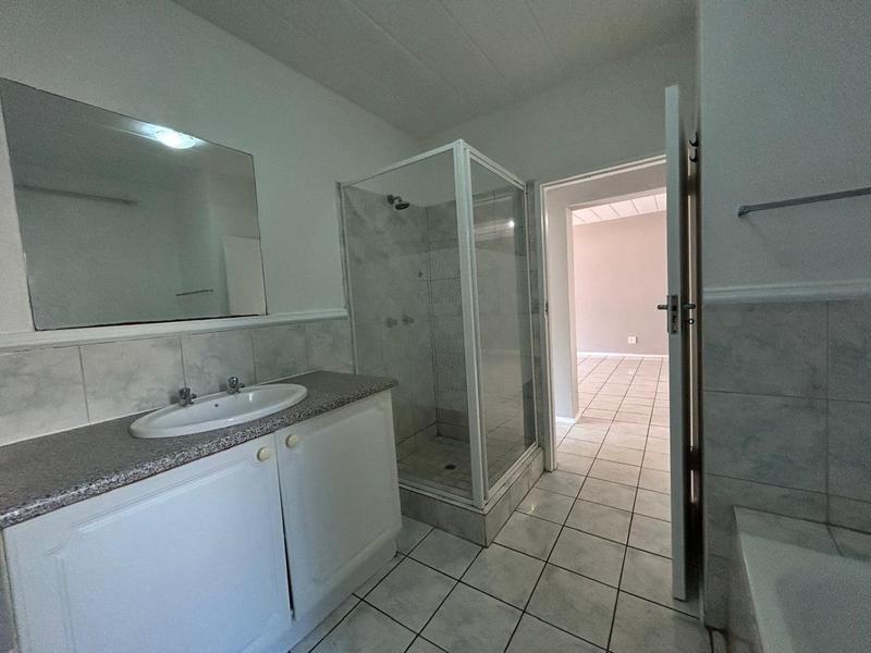 2 Bedroom Property for Sale in Vorna Valley Gauteng