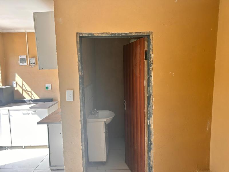 To Let 1 Bedroom Property for Rent in Primrose Gauteng