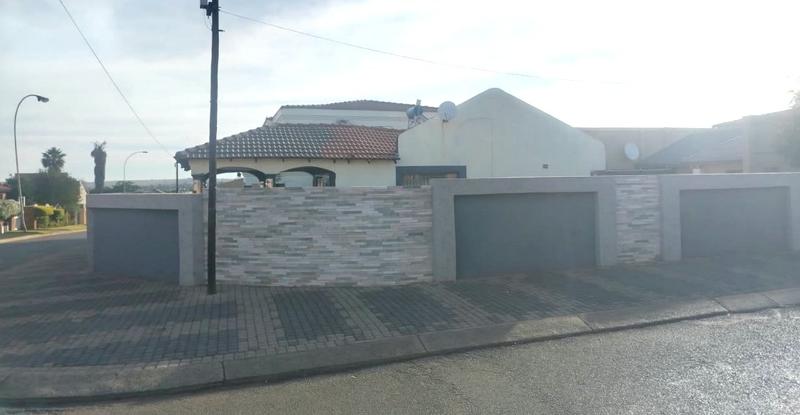 7 Bedroom Property for Sale in Lenasia South Gauteng