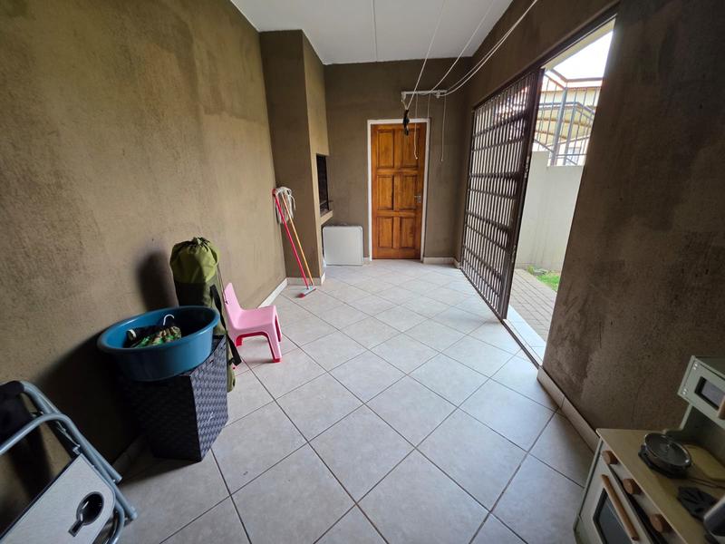 To Let 2 Bedroom Property for Rent in Goedeburg Gauteng