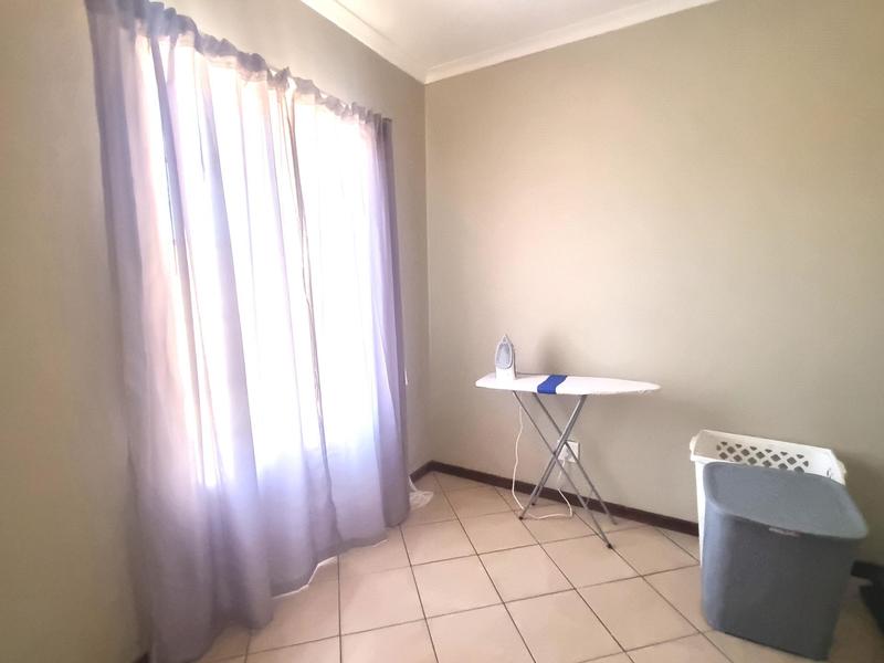 To Let 2 Bedroom Property for Rent in Mooikloof Ridge Gauteng