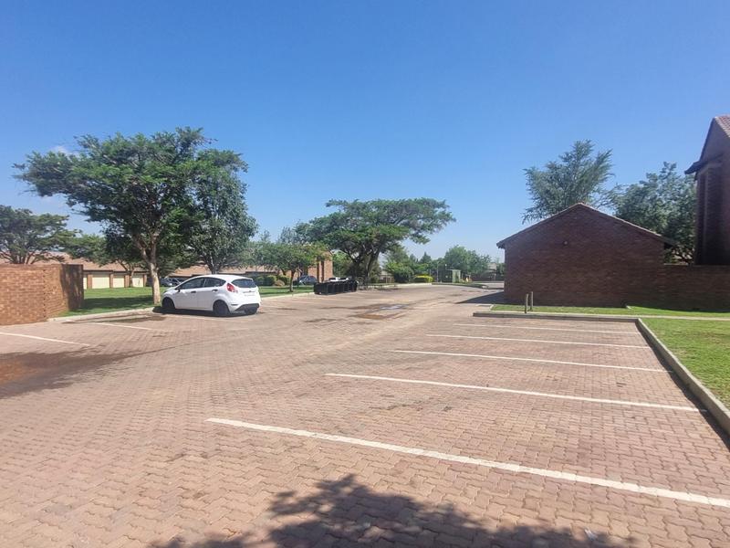 To Let 2 Bedroom Property for Rent in Mooikloof Ridge Gauteng