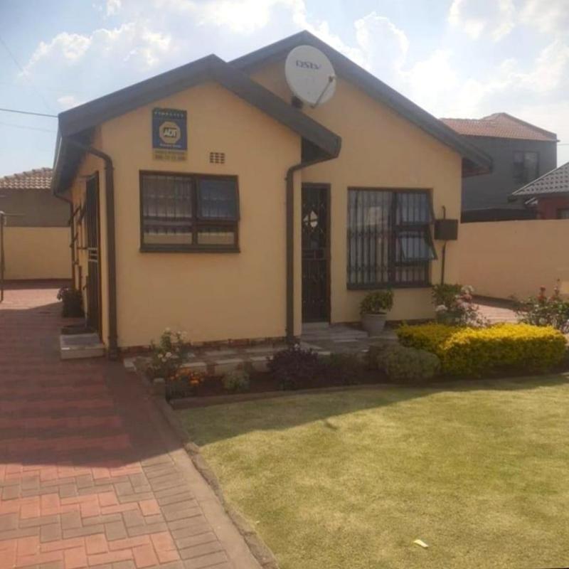 2 Bedroom Property for Sale in Protea Glen Gauteng