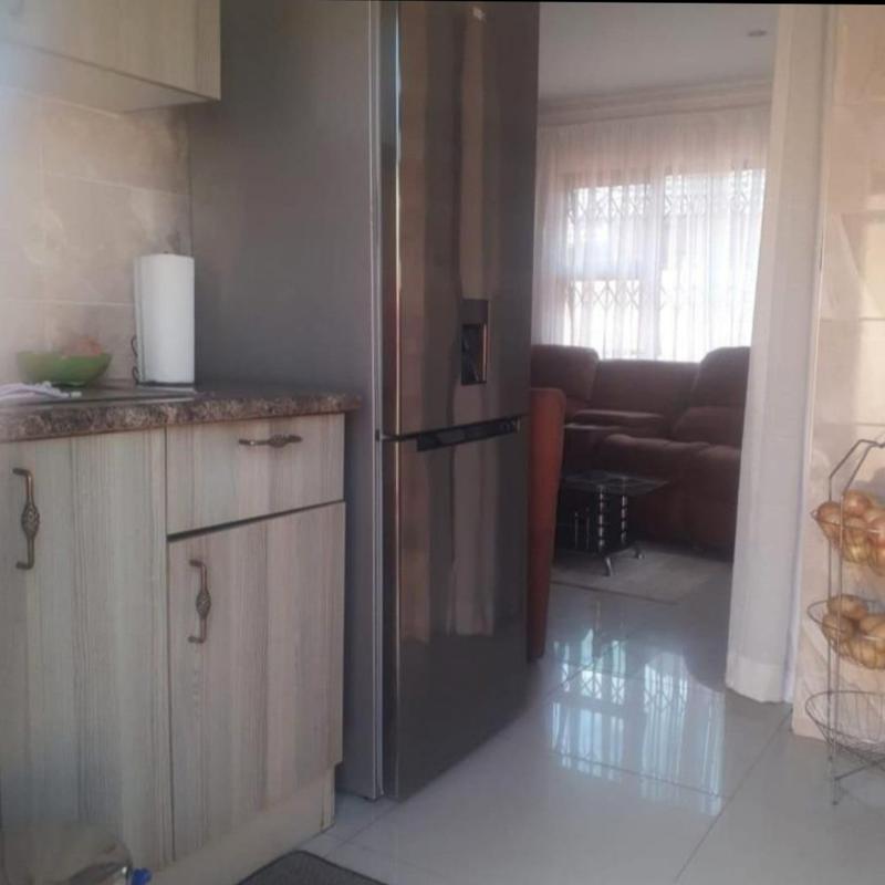 2 Bedroom Property for Sale in Protea Glen Gauteng