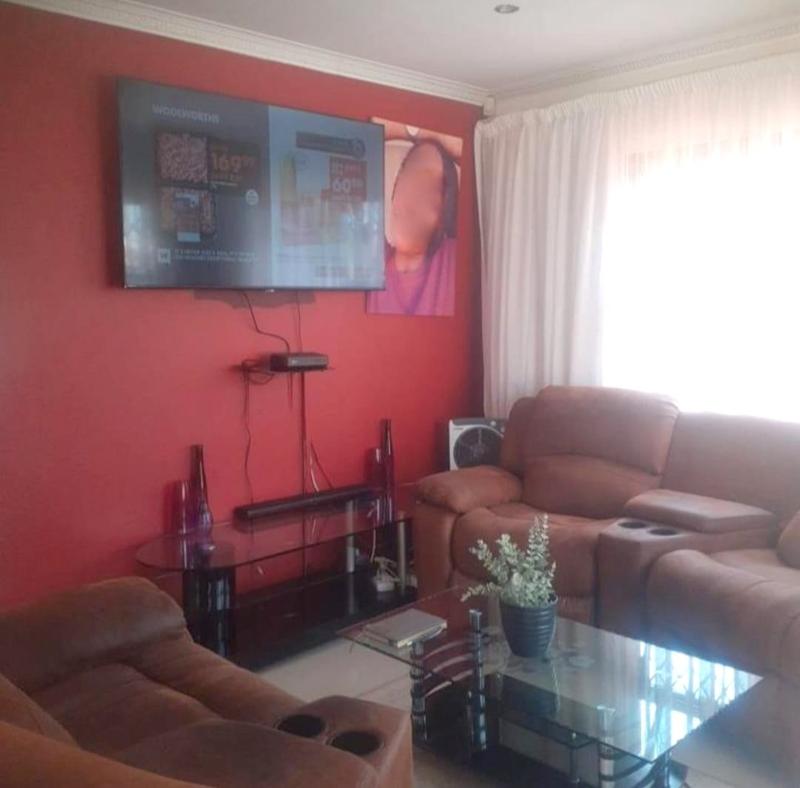 2 Bedroom Property for Sale in Protea Glen Gauteng