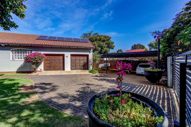 To Let 3 Bedroom Property for Rent in Farrarmere Gauteng