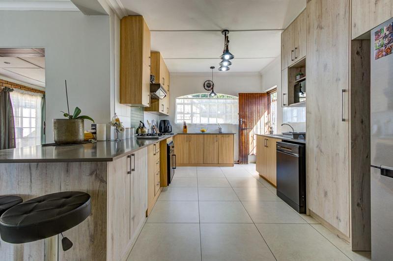 To Let 3 Bedroom Property for Rent in Farrarmere Gauteng
