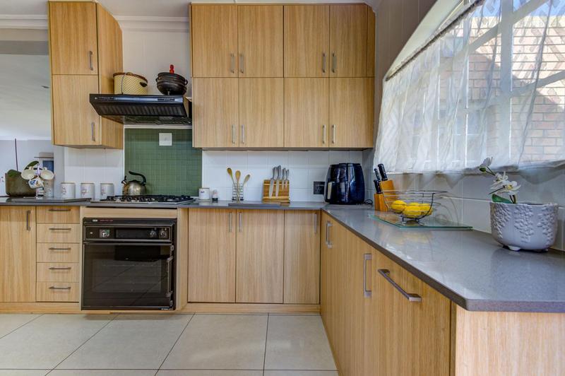 To Let 3 Bedroom Property for Rent in Farrarmere Gauteng