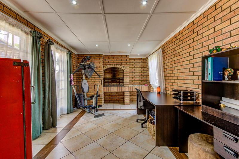 To Let 3 Bedroom Property for Rent in Farrarmere Gauteng