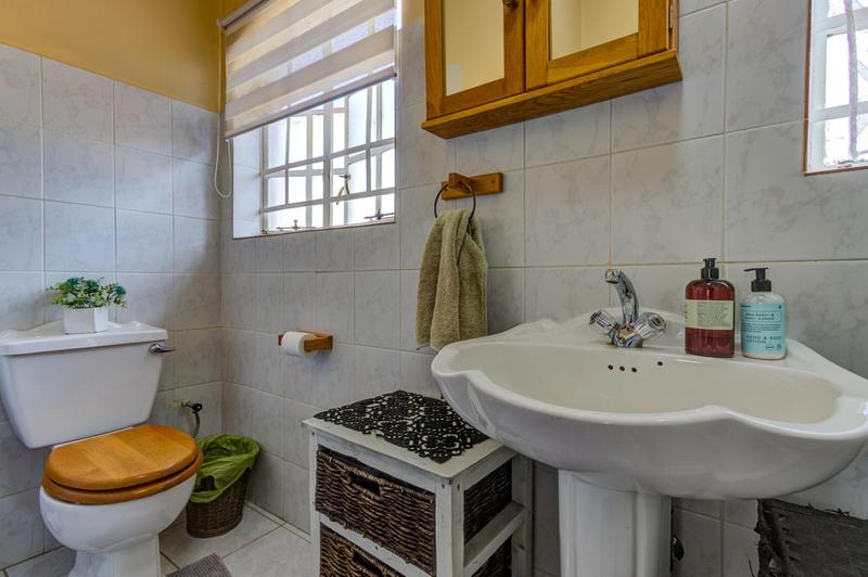 To Let 3 Bedroom Property for Rent in Farrarmere Gauteng