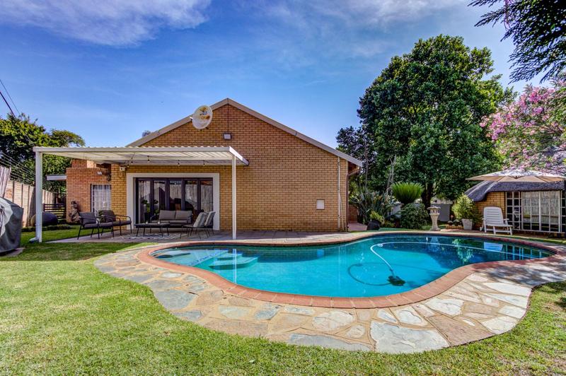 To Let 3 Bedroom Property for Rent in Farrarmere Gauteng