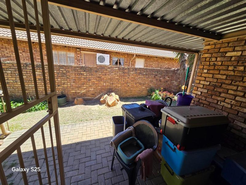 2 Bedroom Property for Sale in Elardus Park Gauteng