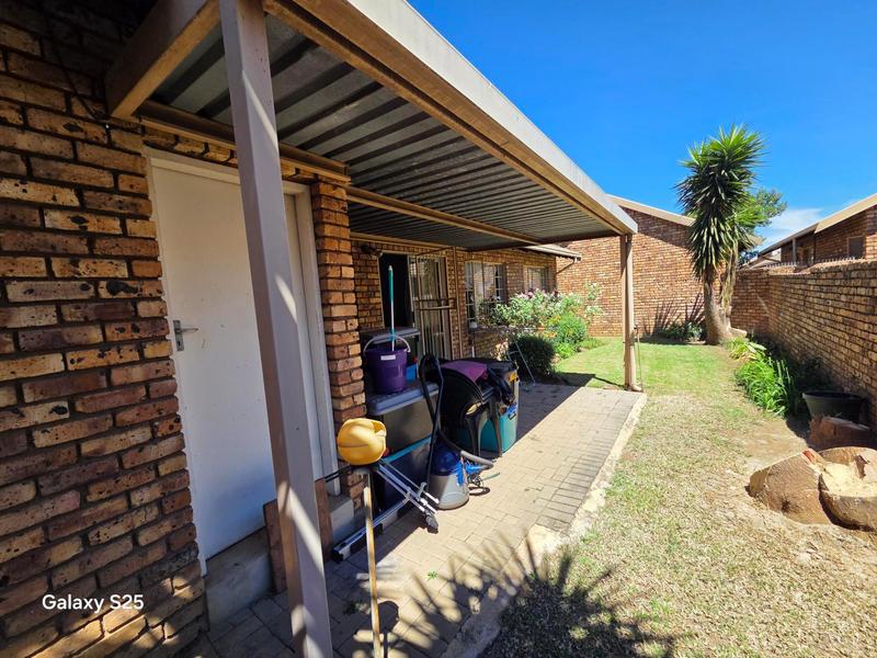 2 Bedroom Property for Sale in Elardus Park Gauteng