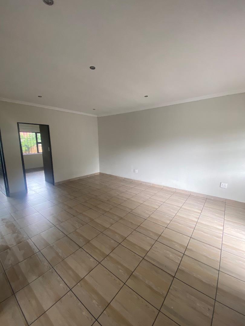 To Let 2 Bedroom Property for Rent in Mackenzie Park Gauteng
