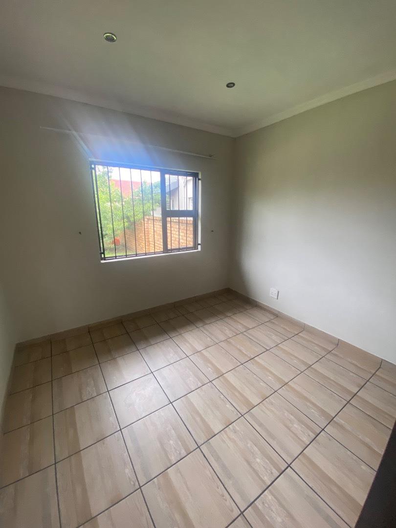 To Let 2 Bedroom Property for Rent in Mackenzie Park Gauteng