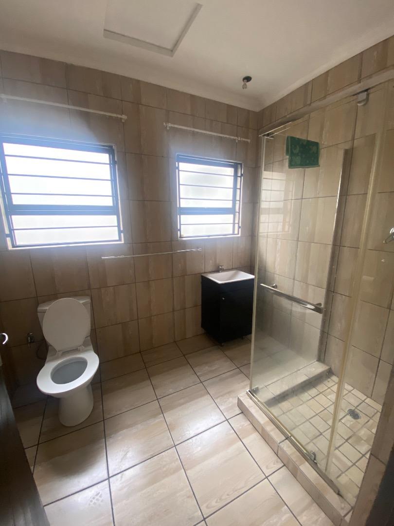 To Let 2 Bedroom Property for Rent in Mackenzie Park Gauteng