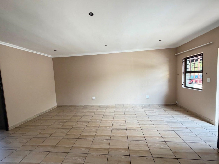 To Let 2 Bedroom Property for Rent in Mackenzie Park Gauteng
