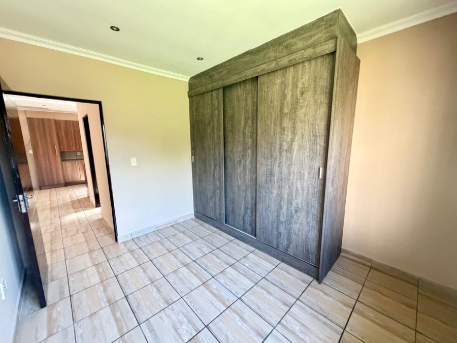 To Let 2 Bedroom Property for Rent in Mackenzie Park Gauteng