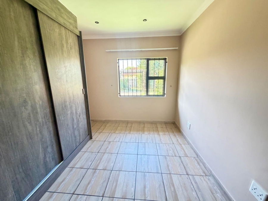 To Let 2 Bedroom Property for Rent in Mackenzie Park Gauteng