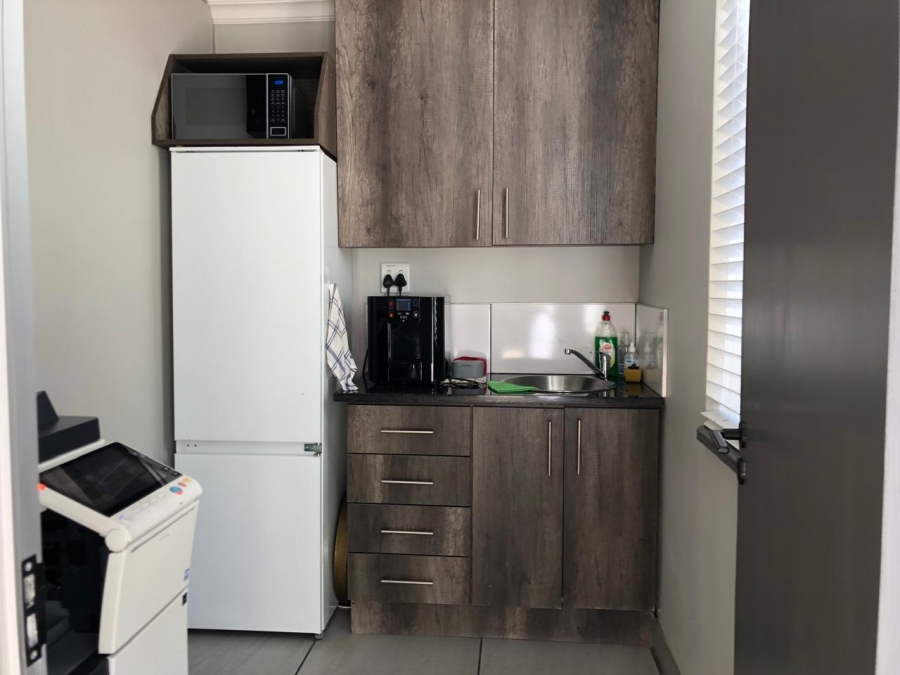 To Let Commercial Property for Rent in Dunkeld Gauteng