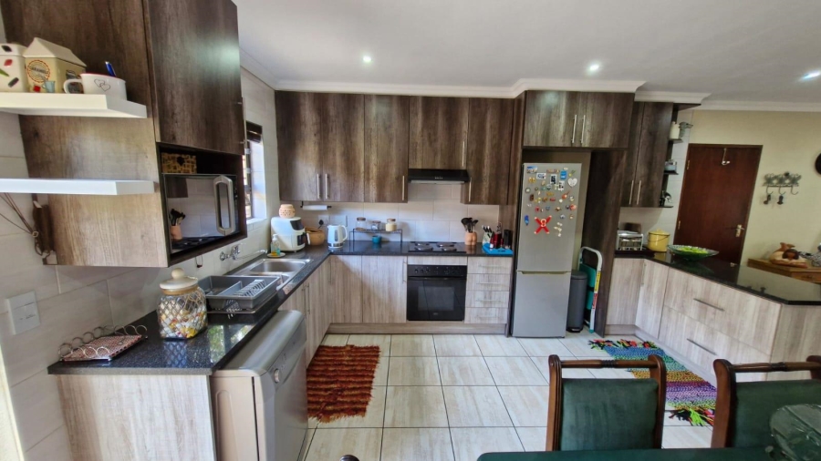 To Let 3 Bedroom Property for Rent in New Redruth Gauteng