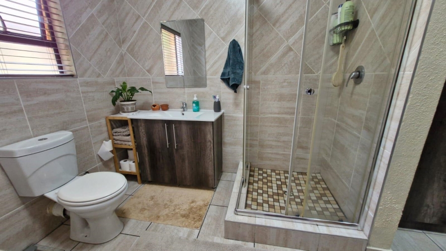 To Let 3 Bedroom Property for Rent in New Redruth Gauteng