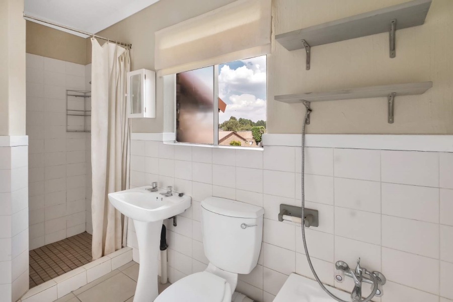 To Let 1 Bedroom Property for Rent in Allens Nek Gauteng