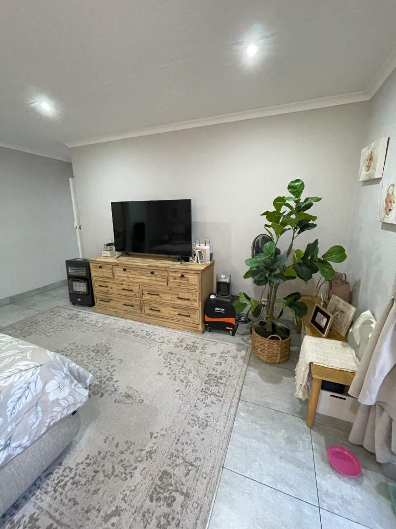 To Let 3 Bedroom Property for Rent in Woodlands Gauteng